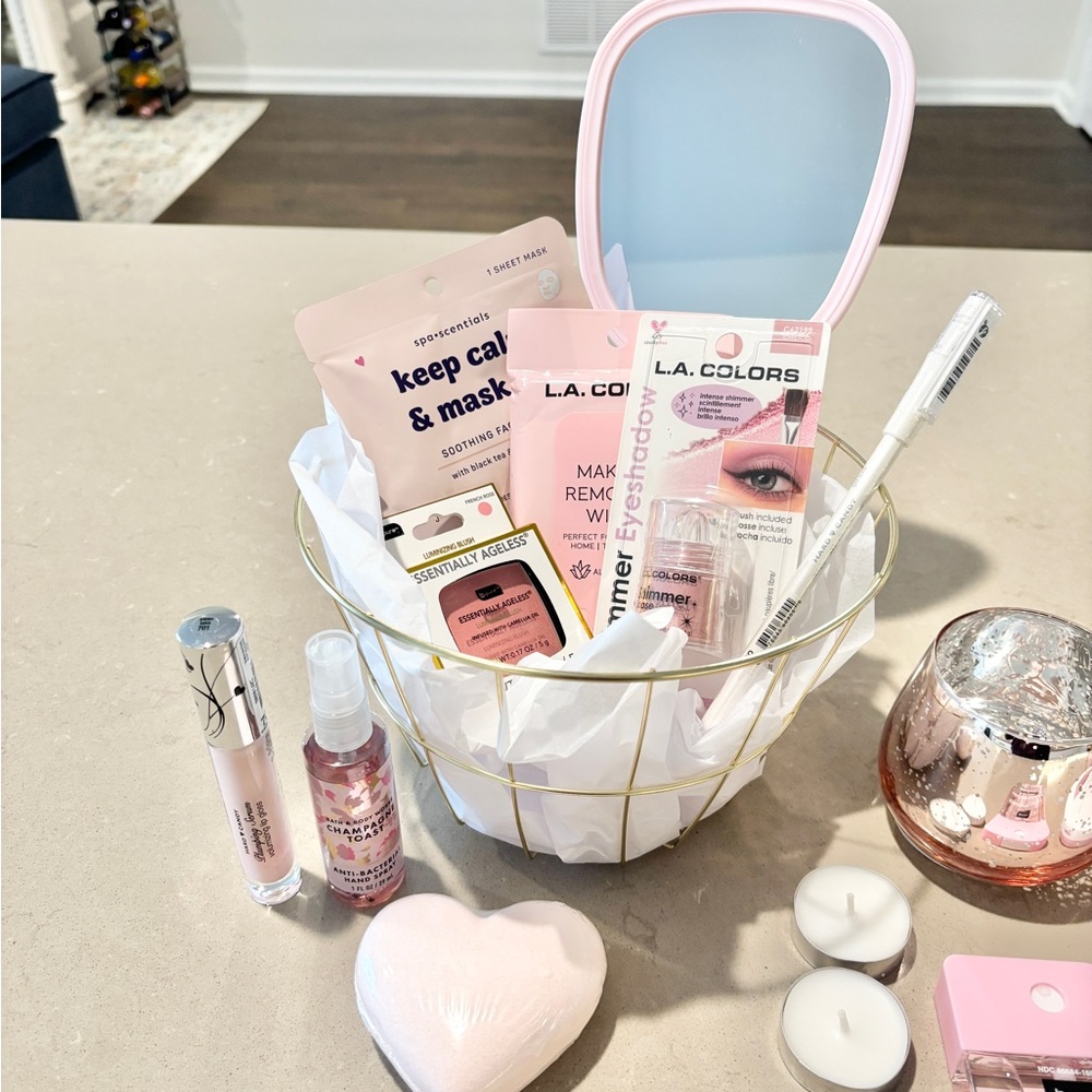Pink Luxury Self Care Gift Set 18+ Pcs Bundle Bath Body Works, Dove, Spa Kit - Picture 2 of 7